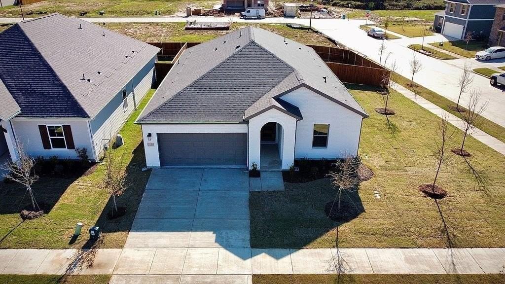 3204 Royal Forest Drive - Photo 2 of 35