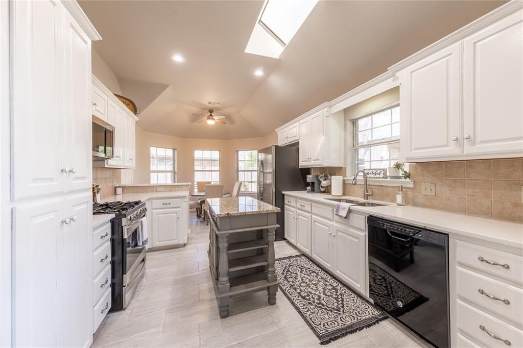 801 Dickerson Cir - Photo 6 of 36