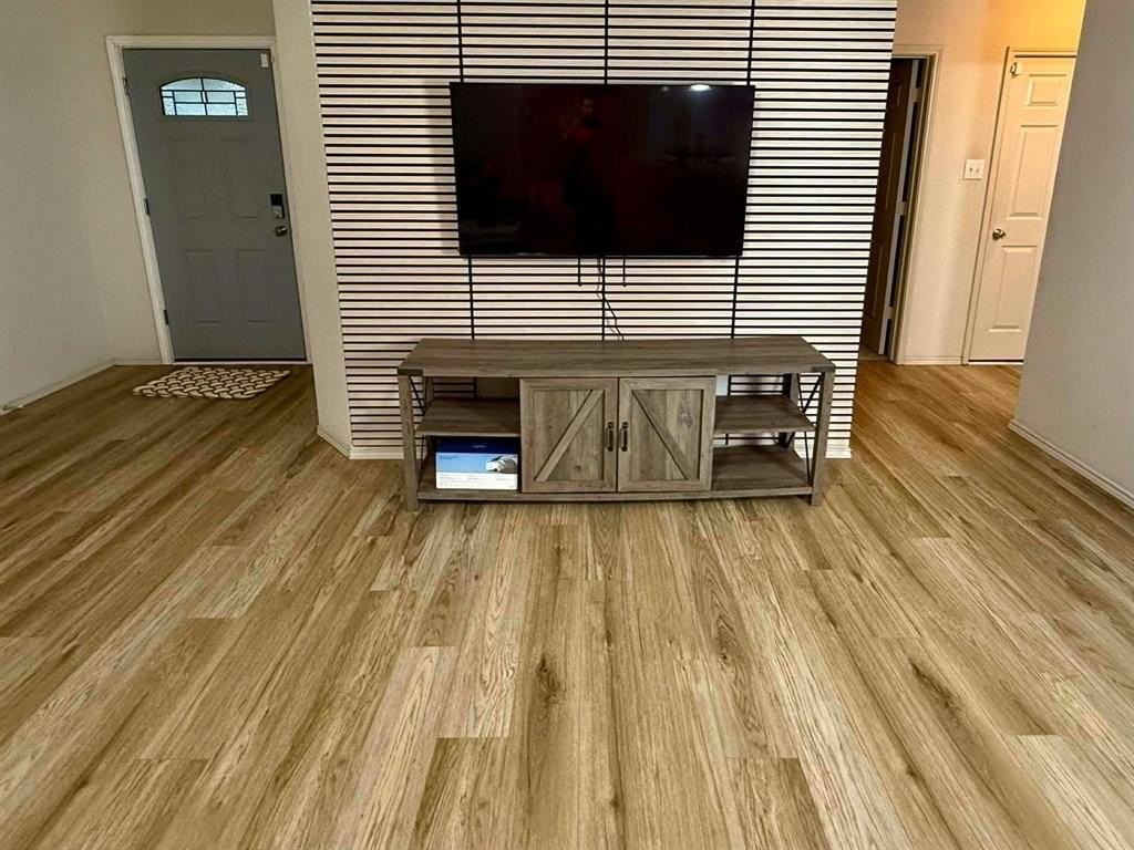 2817 Maegen Cir - Photo 2 of 10