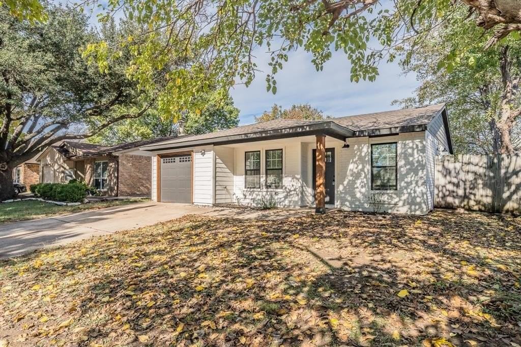 2425 Cripple Creek Dr - Photo 3 of 26