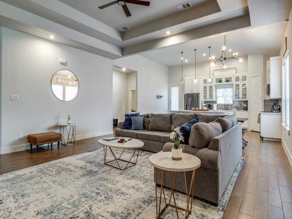 2931 Alaska Ave - Photo 3 of 34