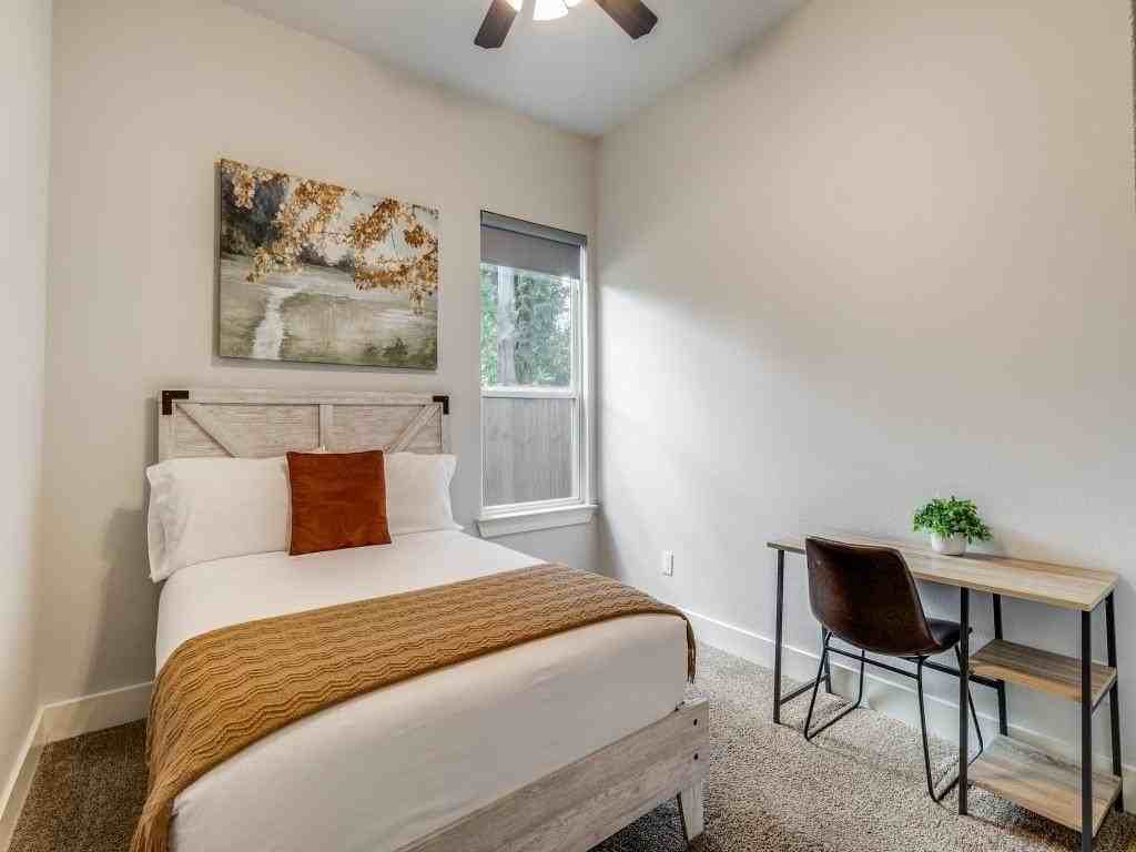 2931 Alaska Ave - Photo 6 of 34