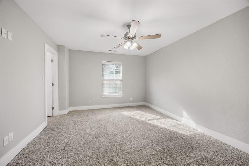 901 W Collins St - Photo 7 of 21