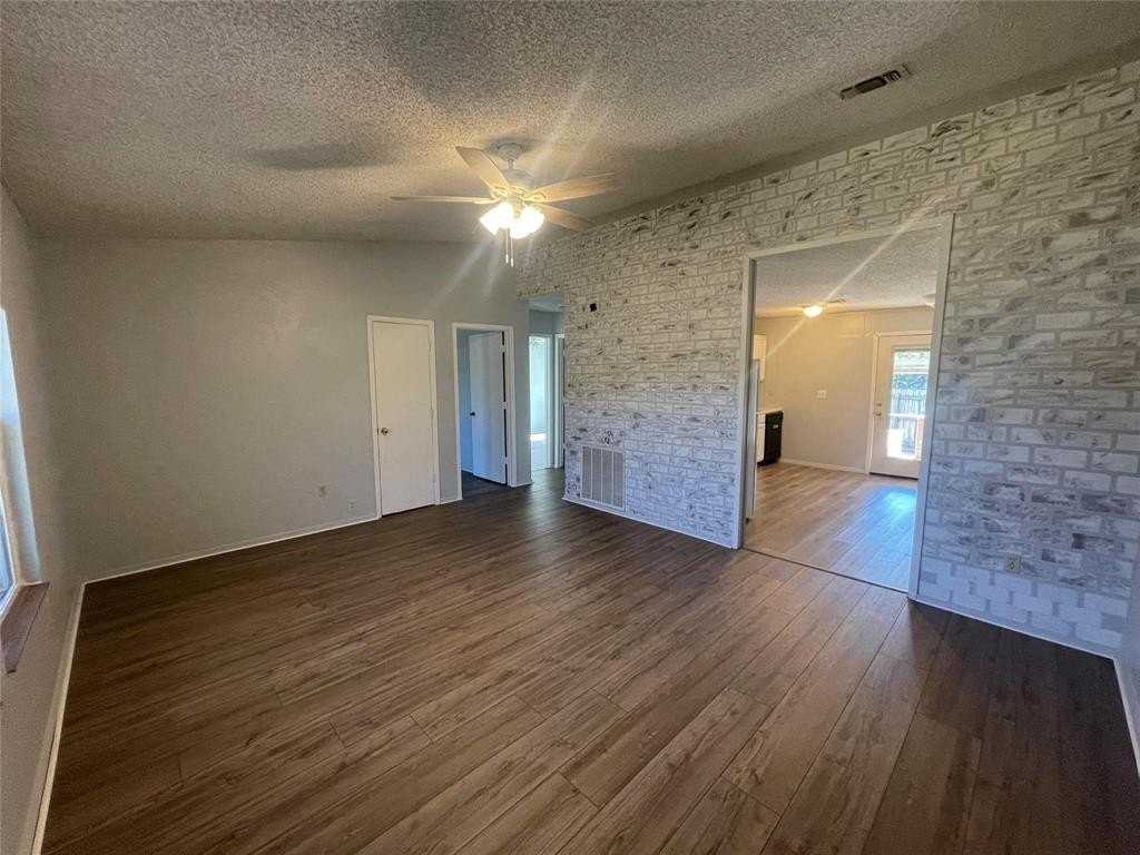 4209 Quail Ridge Ct - Photo 2 of 8