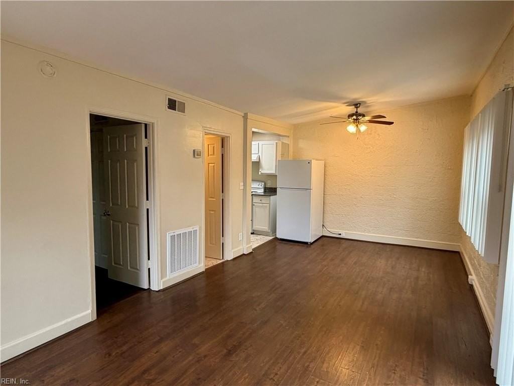 136 South Ave - Photo 5 of 11