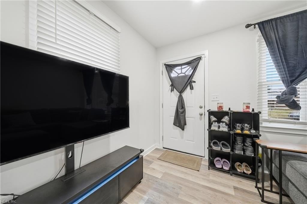 913 Dandridge Dr - Photo 4 of 26