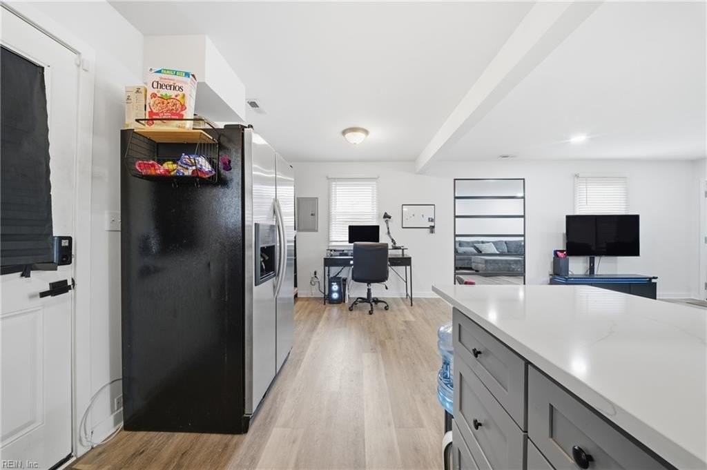 913 Dandridge Dr - Photo 7 of 26