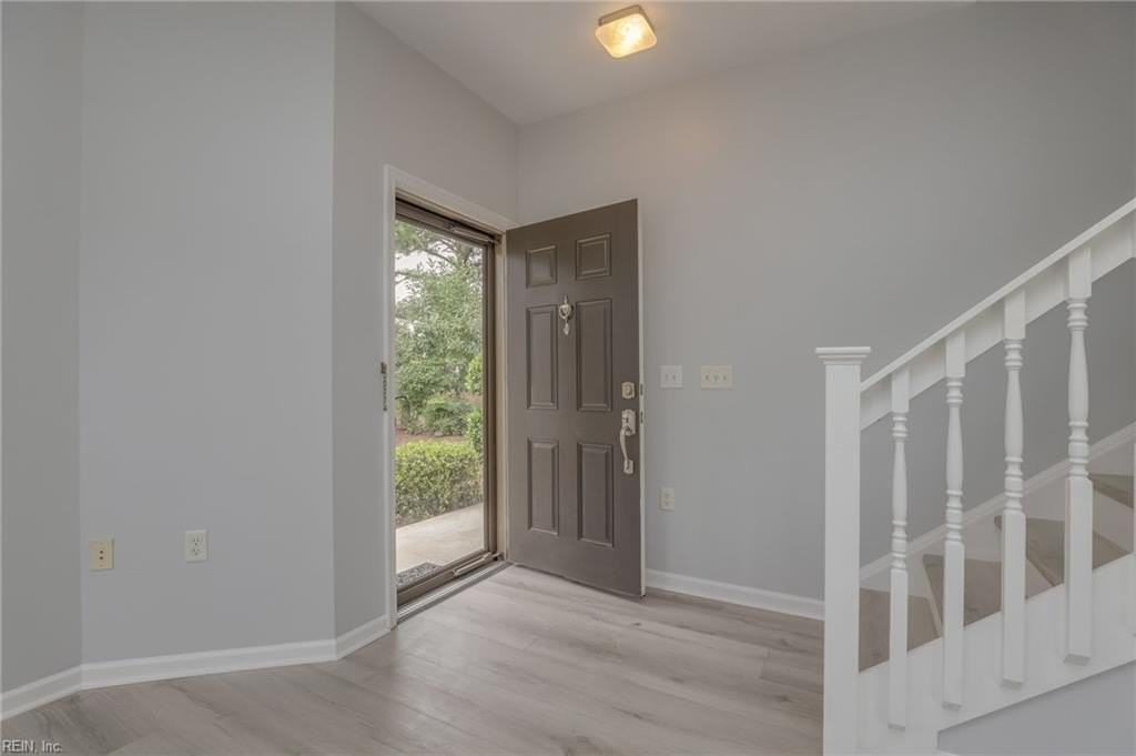 2357 Wessington Dr - Photo 3 of 29