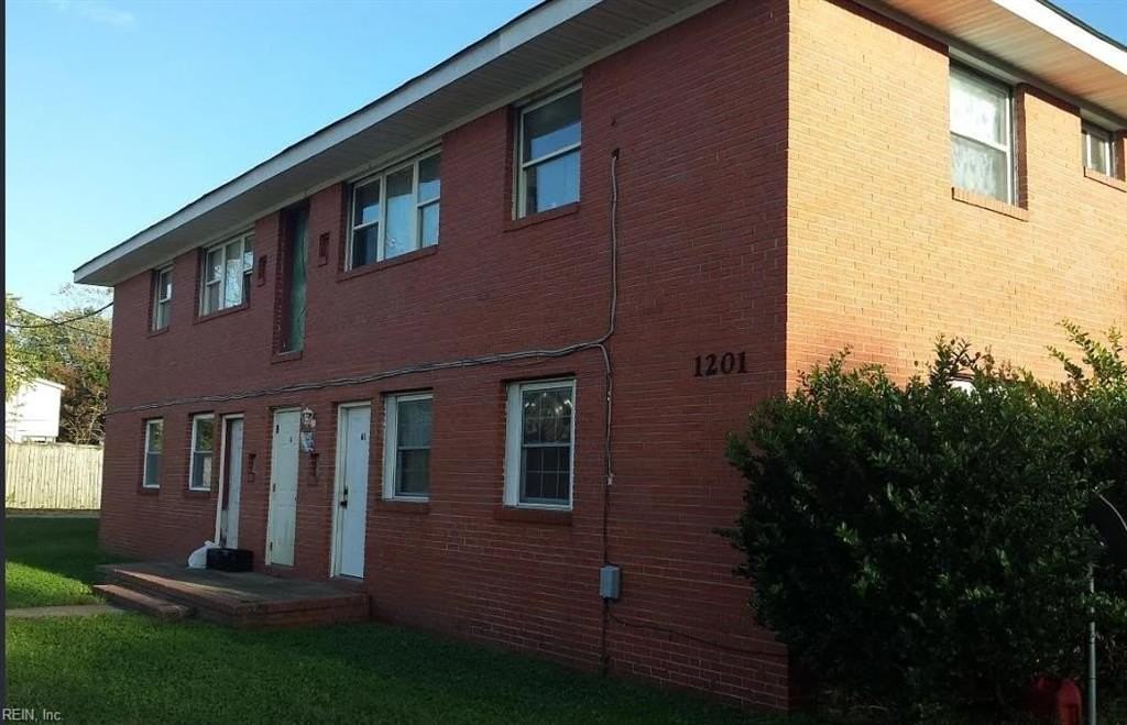 1201 Transylvania Ave - Photo 2 of 9