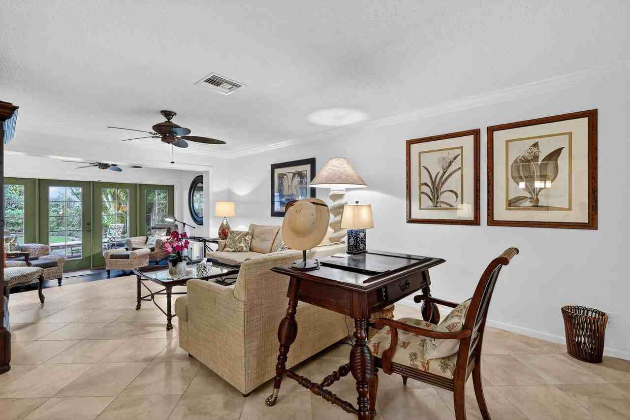 318 Se 7th Ave #3 - Photo 3 of 26