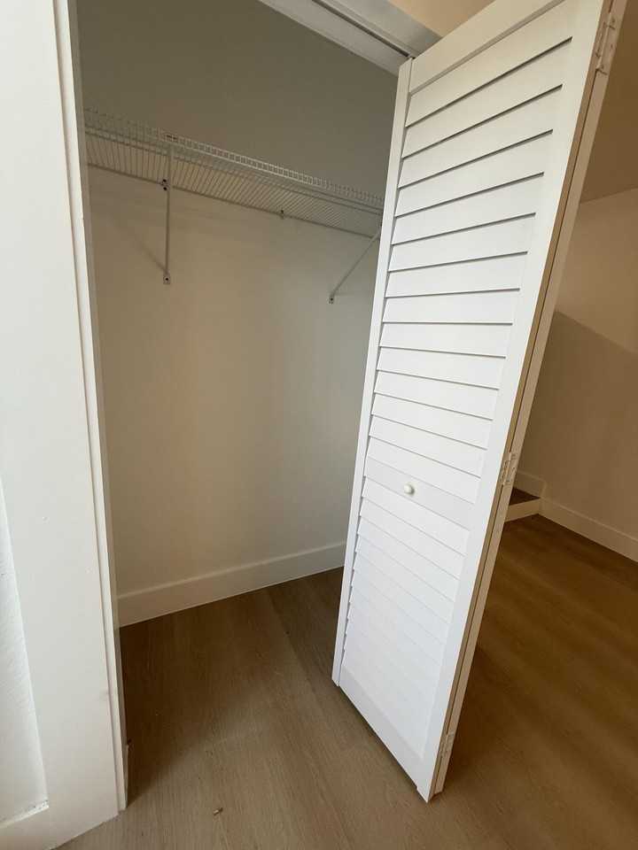 726 S 11th St - Photo 2 of 7