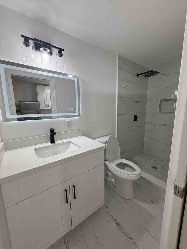 726 S 11th St - Photo 6 of 7