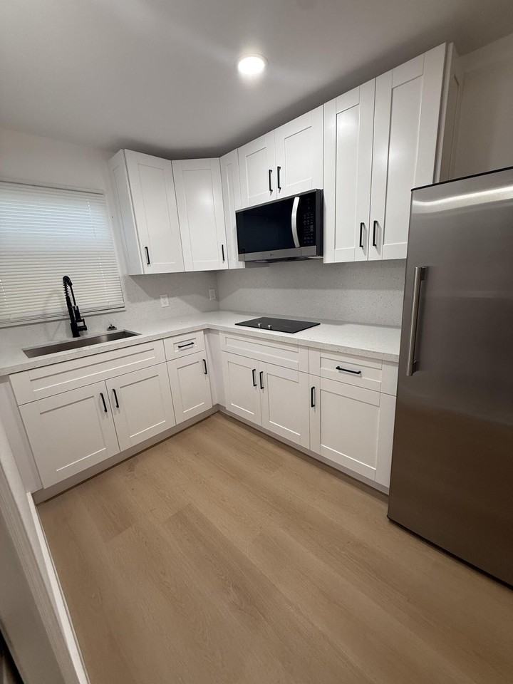 726 S 11th St - Photo 7 of 7