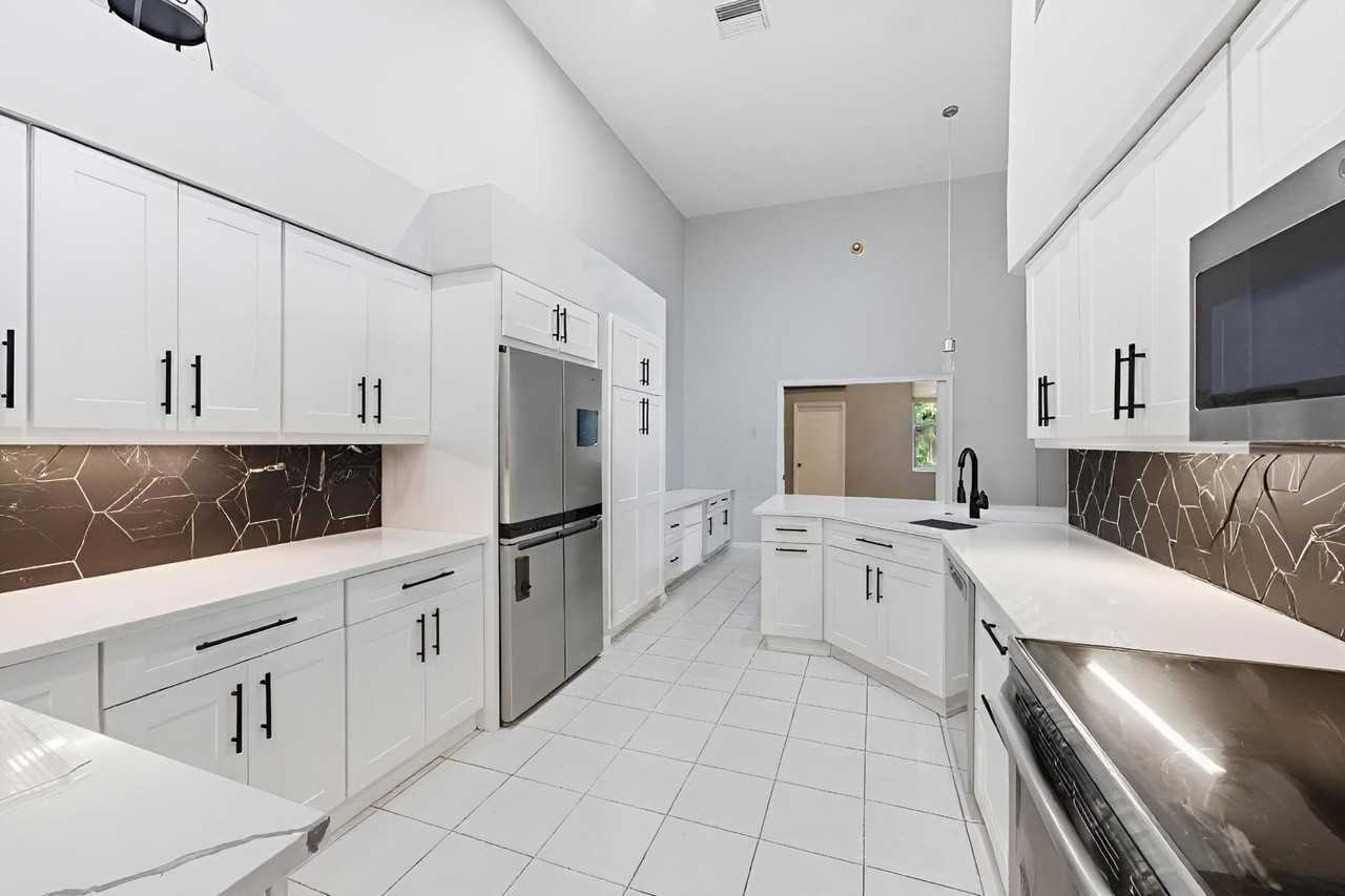 2495 Nw 66th Dr - Photo 2 of 50