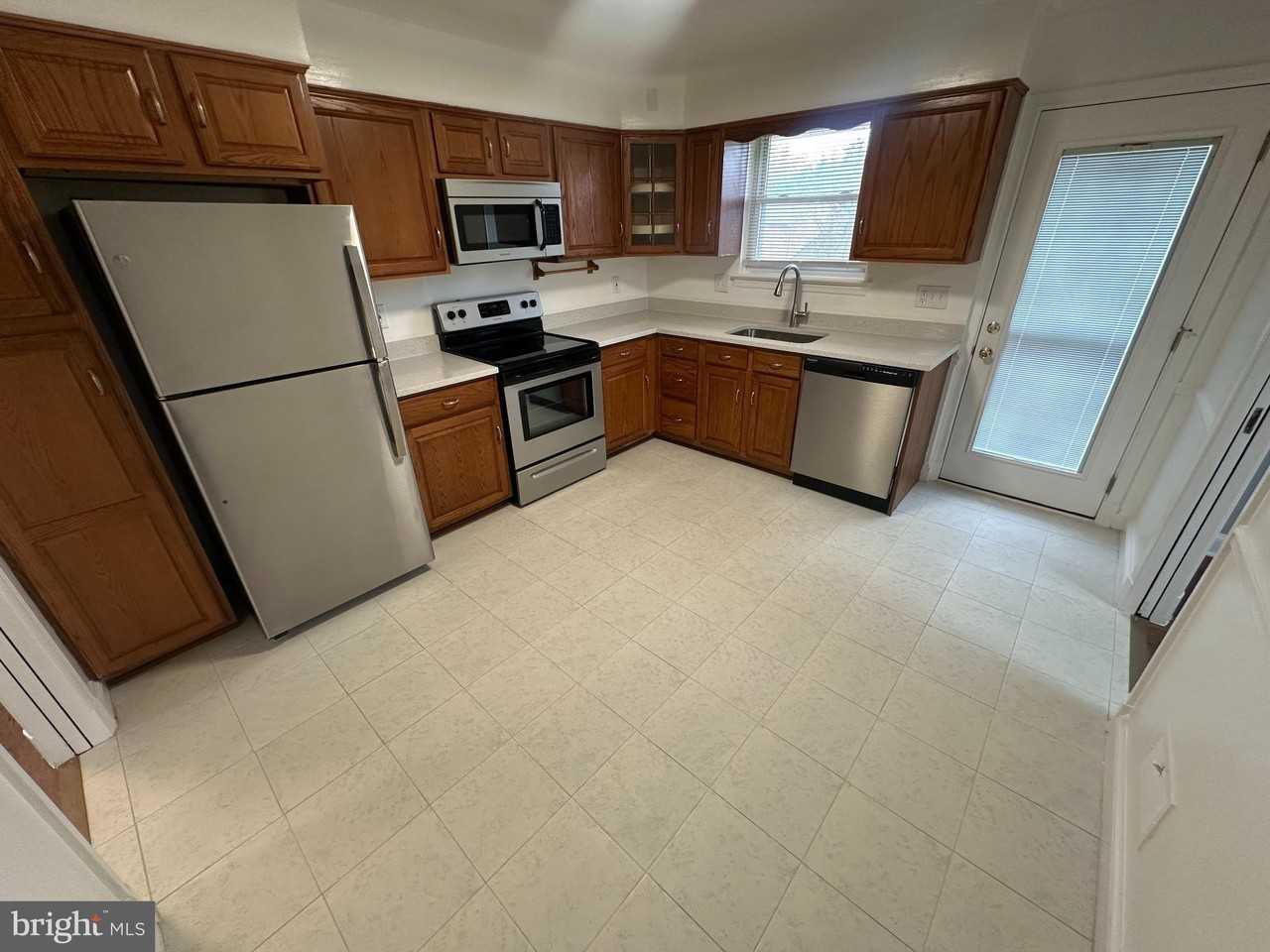 3912 21st Avenue - Photo 5 of 36