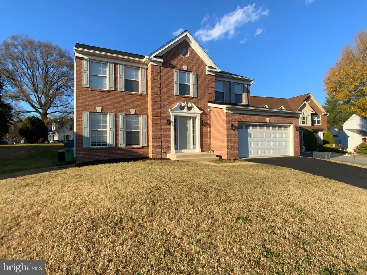 6308 Farmview Court - Photo 2 of 32