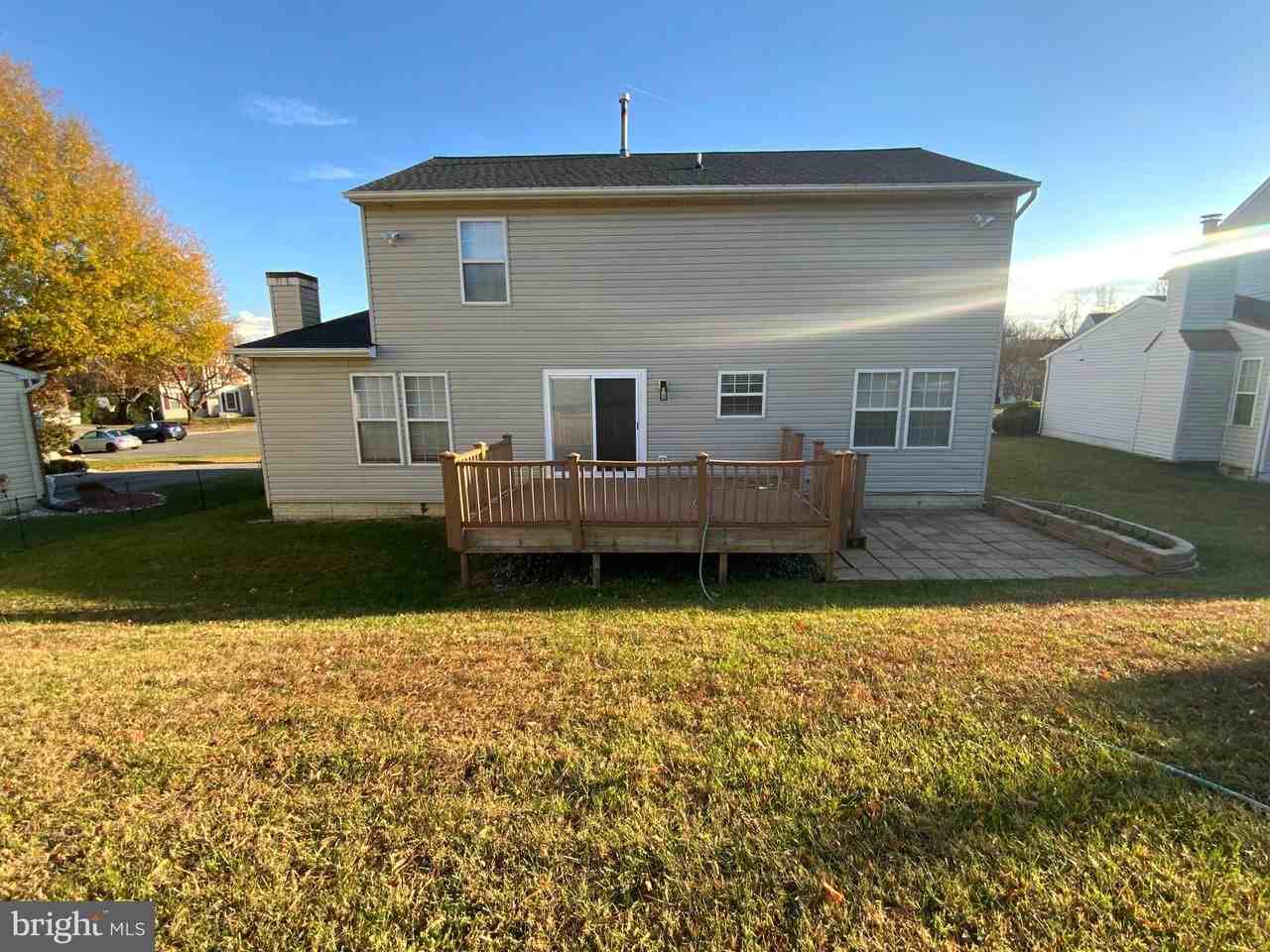 6308 Farmview Court - Photo 4 of 32