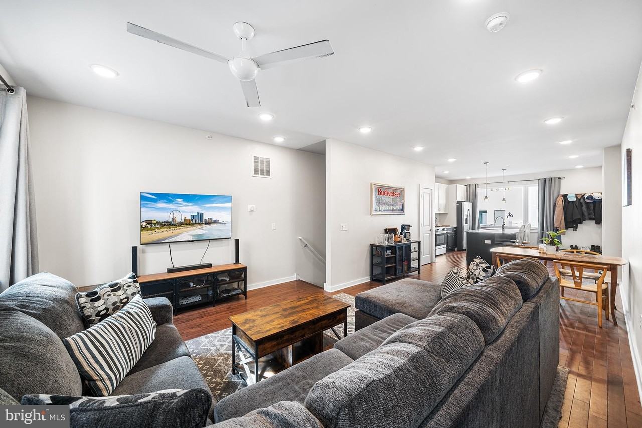 1640 North 5th Court #29FL1 - Photo 5 of 18