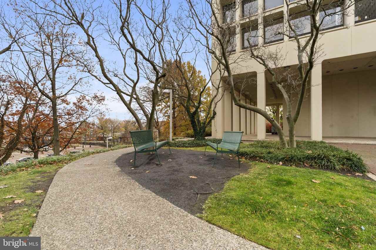 210 Locust Street #21E - Photo 4 of 36