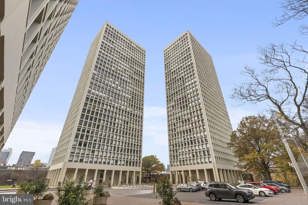 210 Locust Street #21E - Photo 5 of 36