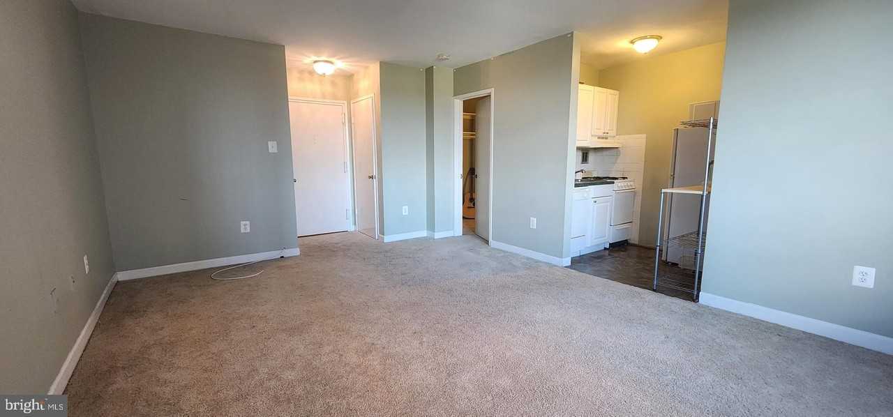 1021 Arlington Blvd Apt 425 #425 - Photo 4 of 9