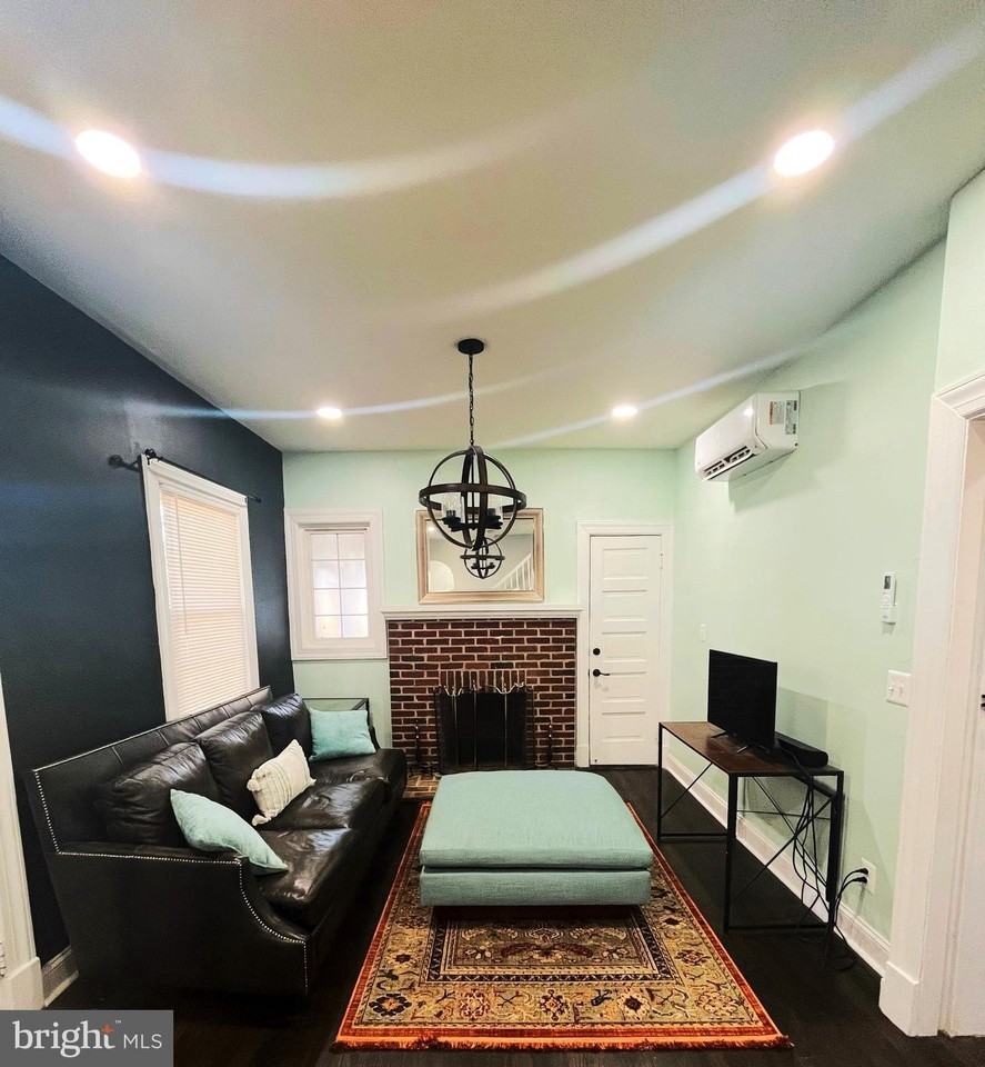 420 Woodford Street - Photo 2 of 37