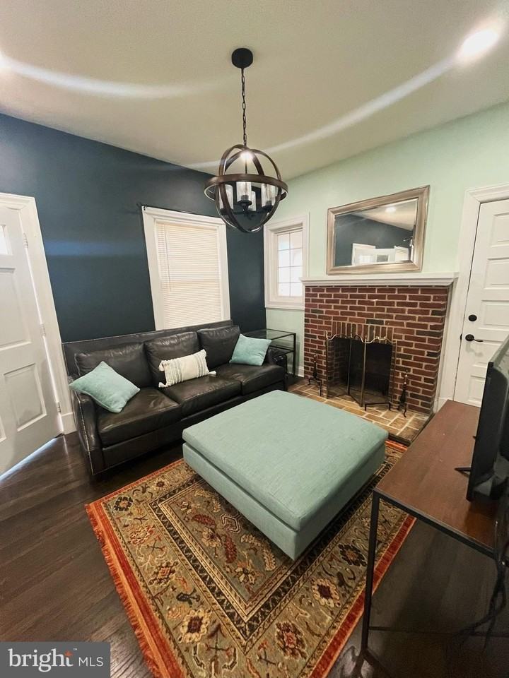 420 Woodford Street - Photo 3 of 37