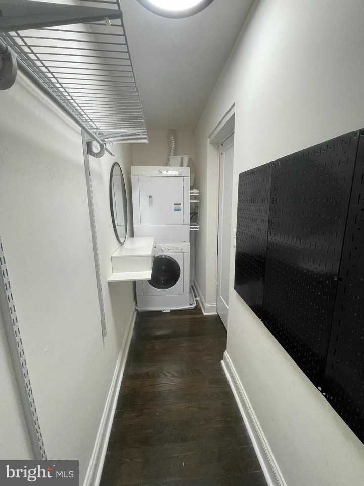 420 Woodford Street - Photo 7 of 37