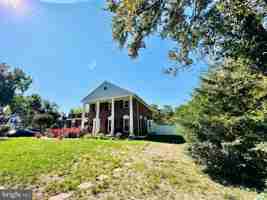 featured image of 7428 Mason Lane