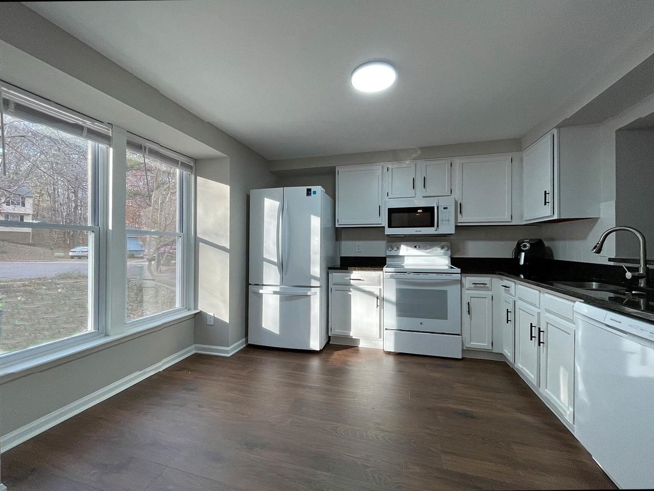 7328 Summerland Drive - Photo 7 of 27