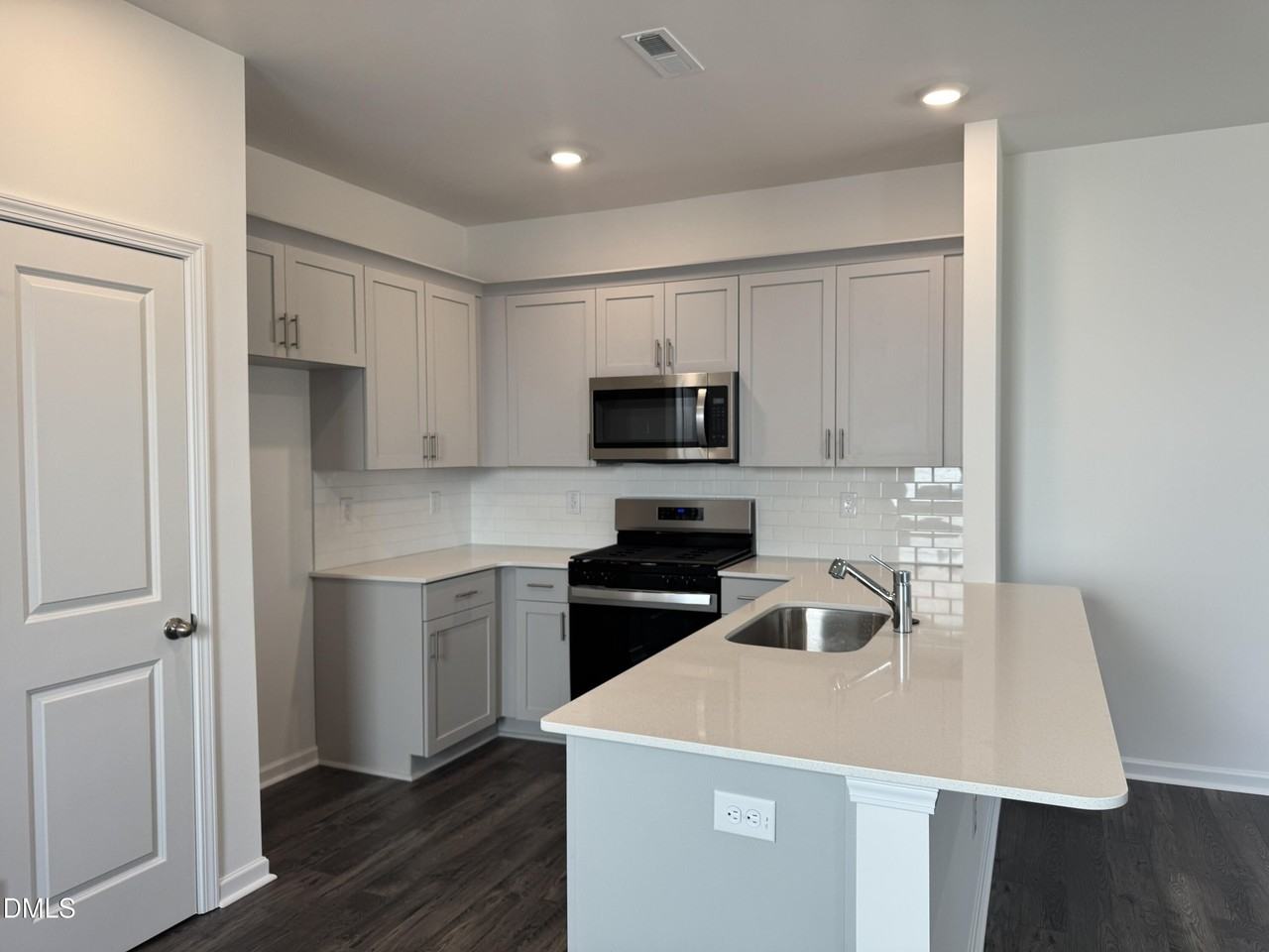 419 Belgian Red Way - Photo 3 of 18