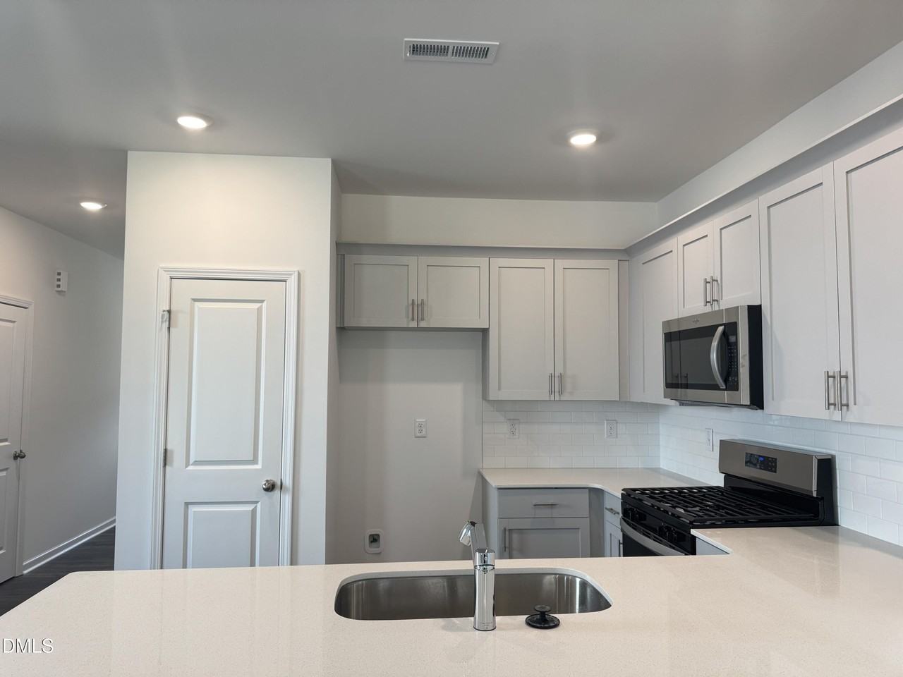 419 Belgian Red Way - Photo 4 of 18