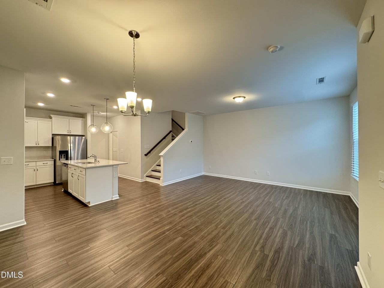 1409 Irving Hill Dr - Photo 3 of 22