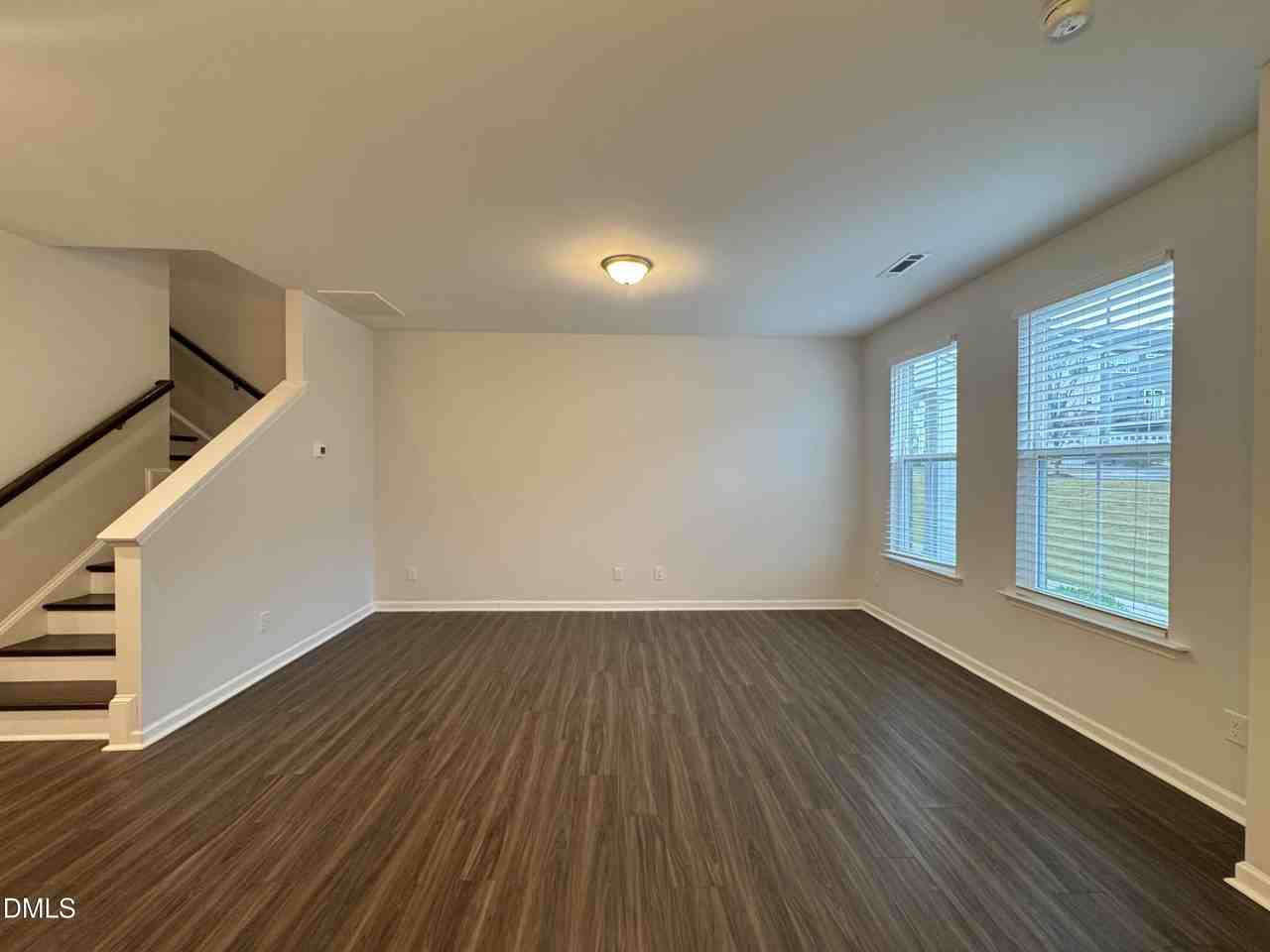 1409 Irving Hill Dr - Photo 4 of 22