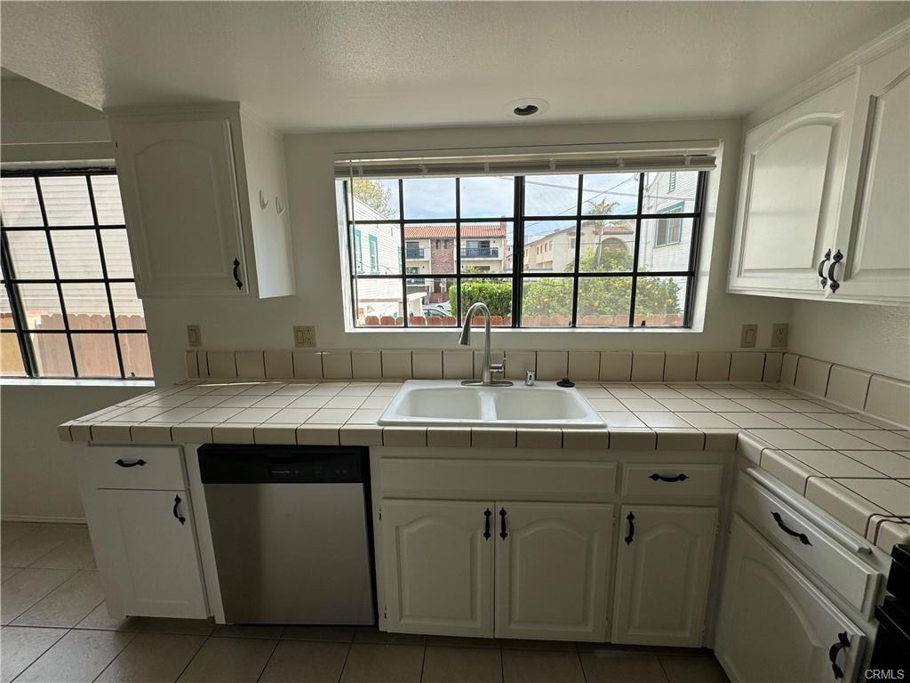 526 S Catalina Ave #C - Photo 3 of 8