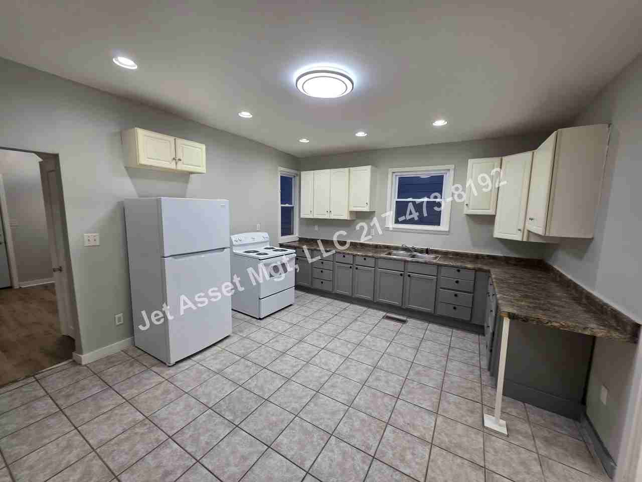 703 North 14th Street - Photo 2 of 13