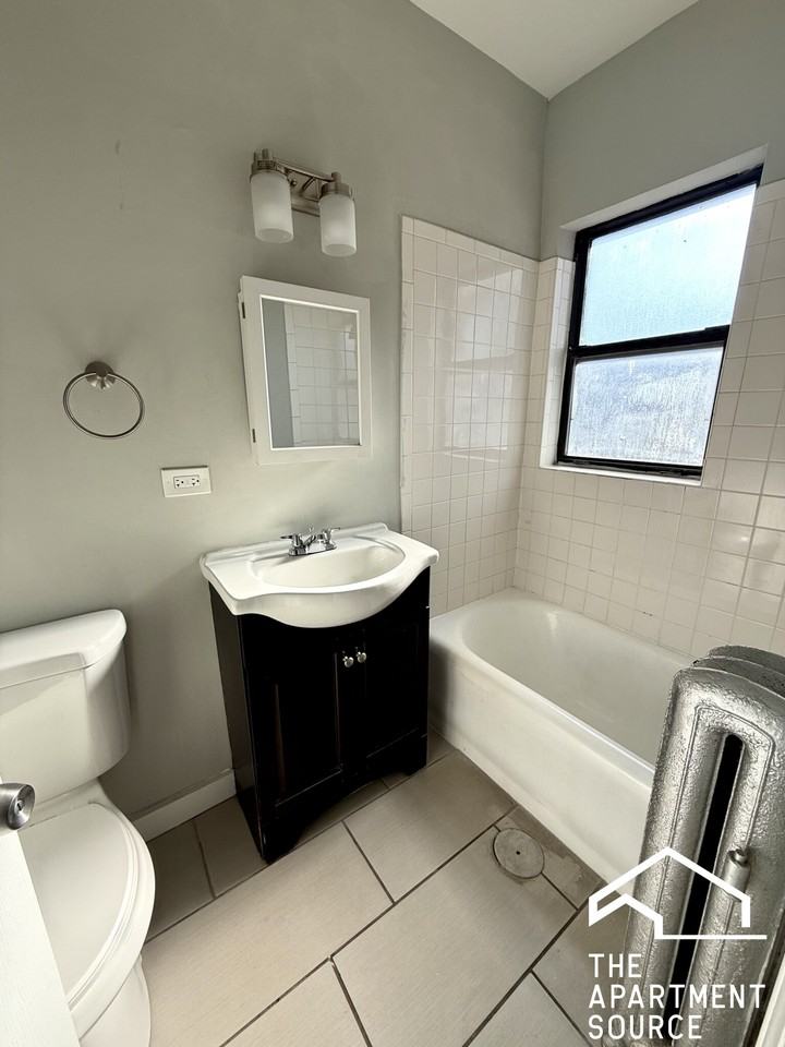 6949 S Paxton Ave #1C - Photo 6 of 9