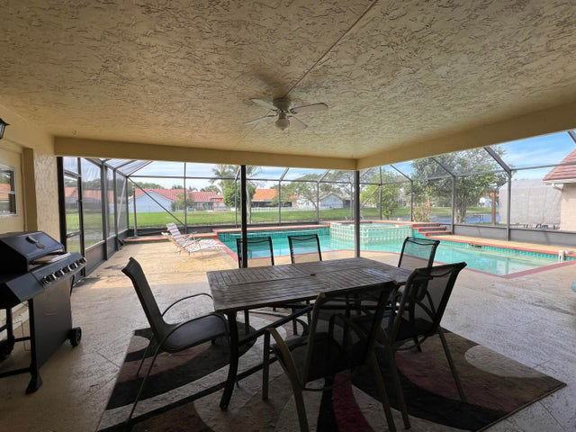 9775 Sun Pointe Dr - Photo 3 of 8