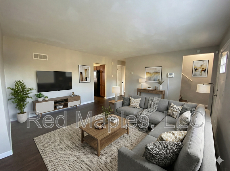 321 Iron Street - Photo 2 of 14