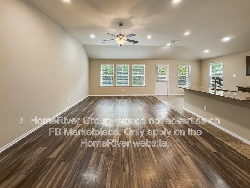 5406 Thunderbird - Photo 2 of 21