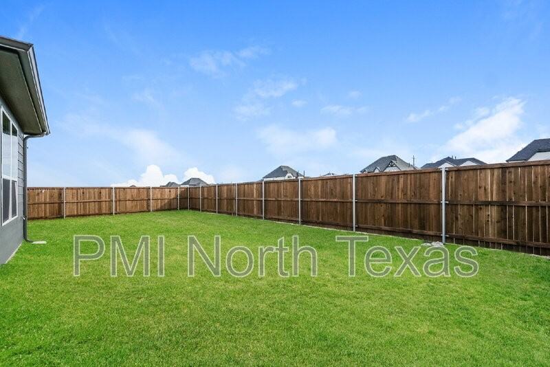 532 Celina Parkway - Photo 7 of 19