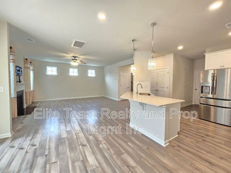18022 Stark Way - Photo 2 of 35
