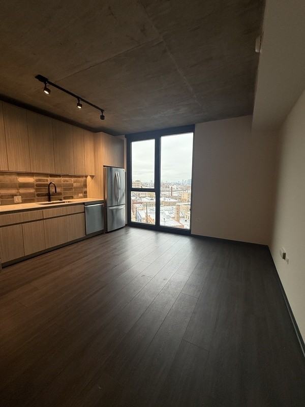 1415 W Randolph St - Photo 4 of 10