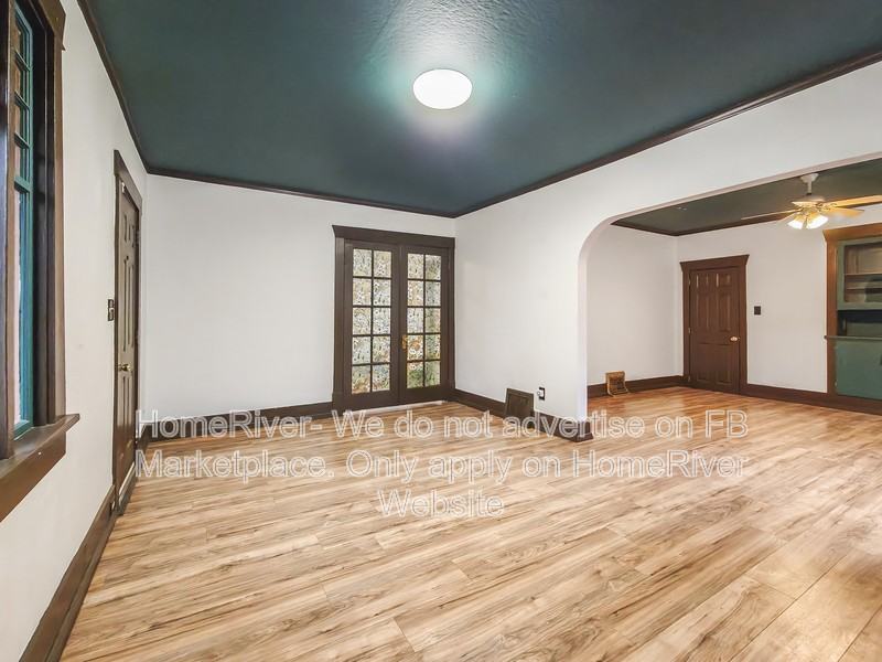 914 E 9th Ave - Photo 2 of 19