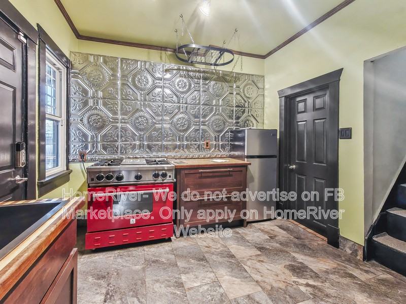 914 E 9th Ave - Photo 5 of 19