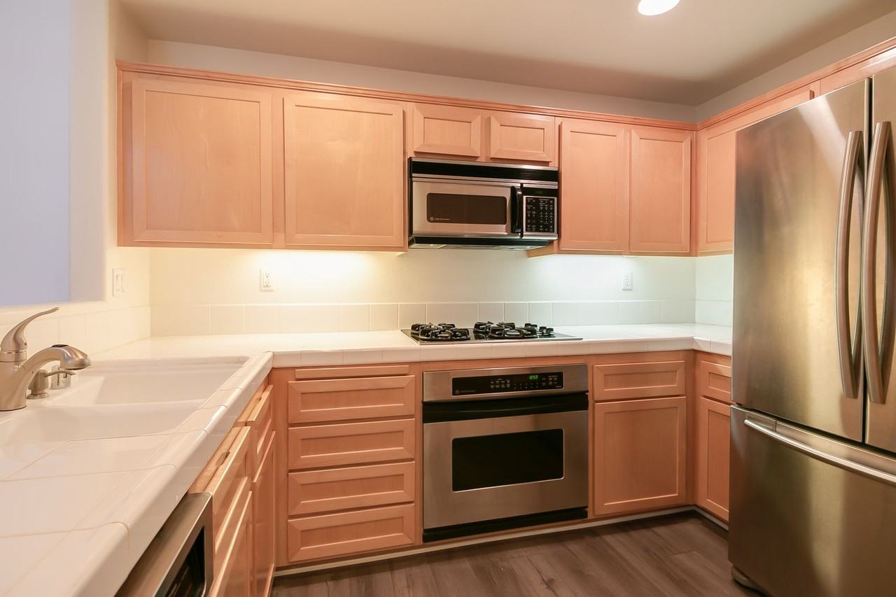 620 E Walnut St - Photo 6 of 15