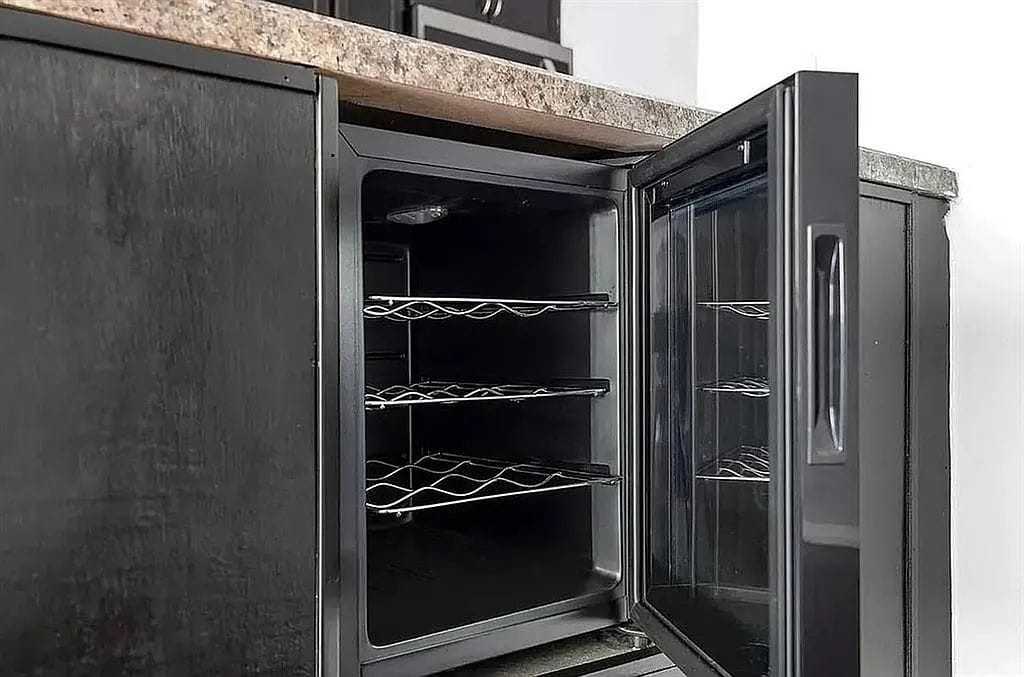 3 Fordham Hill Oval - Photo 3 of 8