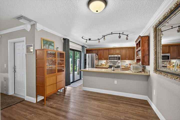 4511 45th Way - Photo 5 of 11