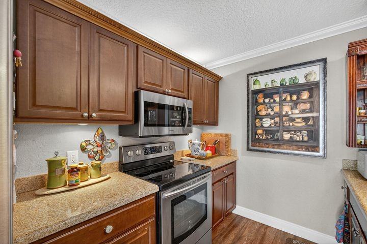 4511 45th Way - Photo 4 of 11