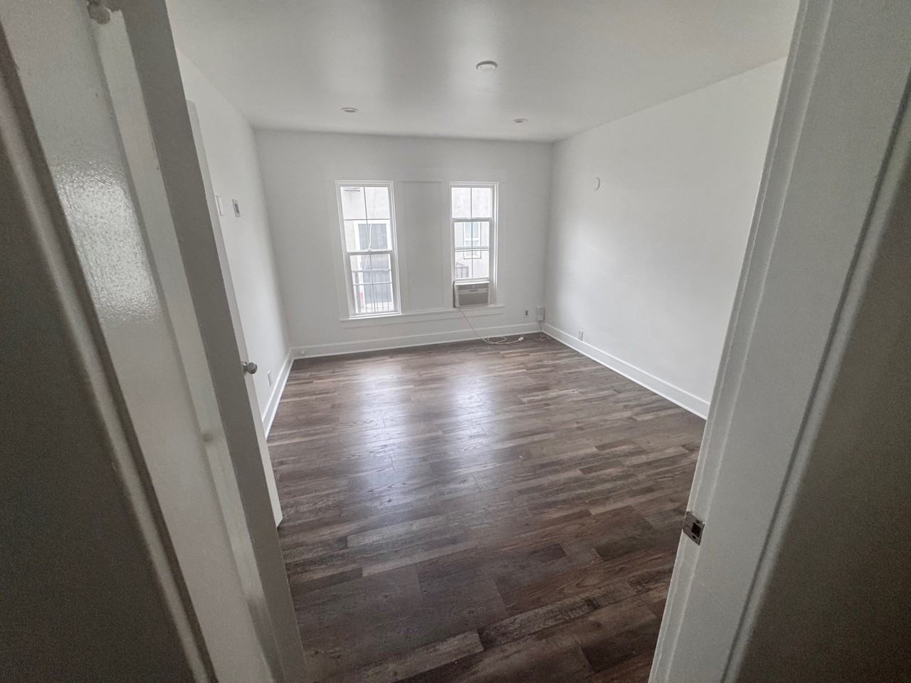 1261 1/2 S Plymouth Blvd #1261-1-2 - Photo 3 of 19